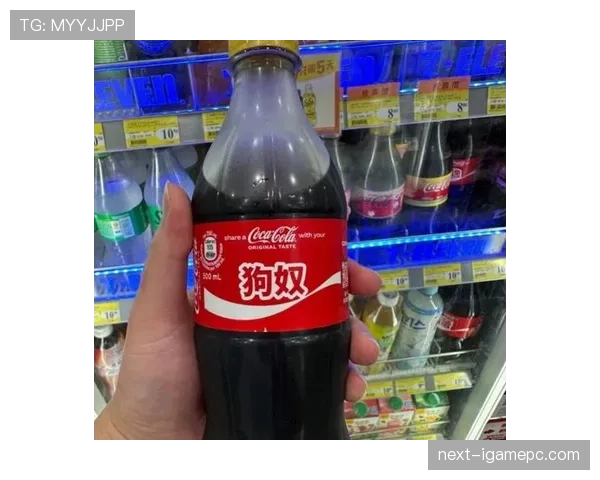 特雷·杨家的冰箱里连瓶可乐都没有,自律到让人怀疑他是不是机器人 特雷·杨家的冰箱里连瓶可乐都没有,自律到让人怀疑他是不是机器人