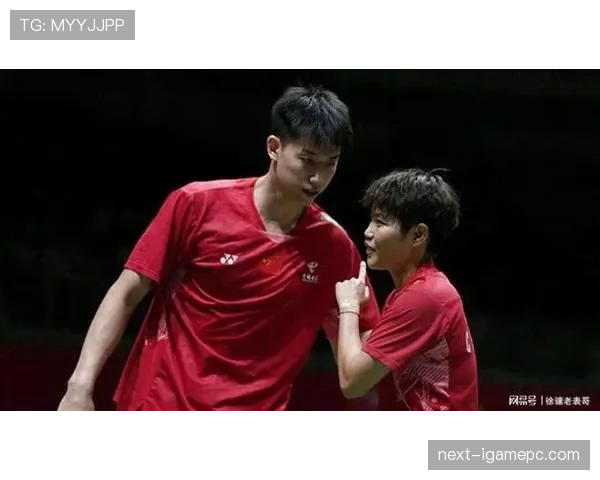 黄东萍刚从训练馆出来，手里那堆大牌袋子把我看懵了